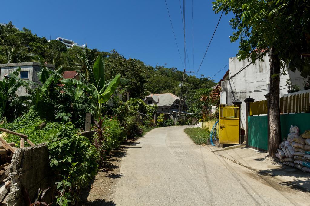 Koko'S Place Diniwid Balabag  Екстериор снимка